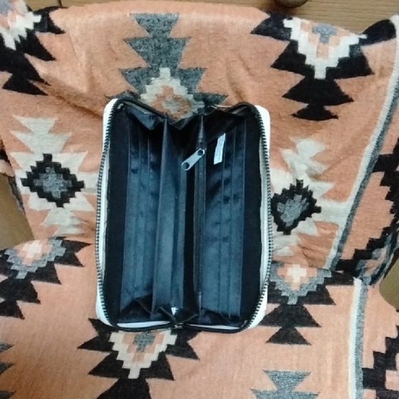 Bueno Gray Handbag/Satchel w/unbranded Wallet - Picture 10 of 12